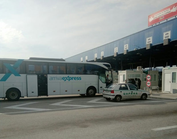 Српска полиција помогла да се 50 наших држављана врати из Грчке